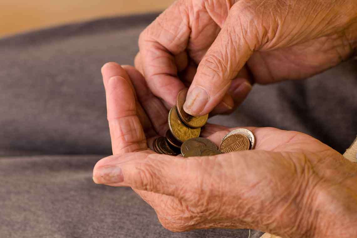 what-to-do-about-elder-financial-abuse-photo1